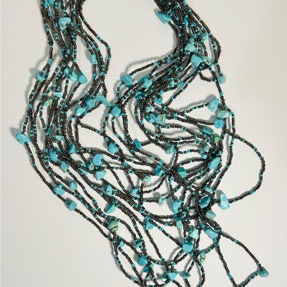 Multi-Strand faux Turquoise beaded necklace w/magnetic clasp - Picture 6 of 7